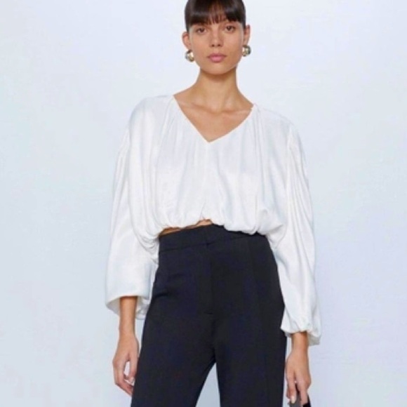 New with tags size small Zara balloon puff sleeve blouse so pretty! - Picture 1 of 5